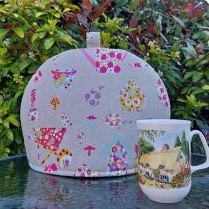 Gardening Print Tea Cosy: Insulated Cotton Teapot Cover, Garden Lover Gift