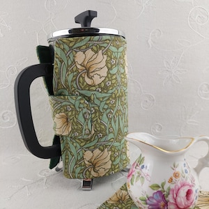 William Morris Pimpernel Cosy For French Press, Cafetière, Papier d&#39;emballage, Vert et crème Cosy. Fête des mères, cadeau d&#39;anniversaire. 8 tasses ou 12 tasses