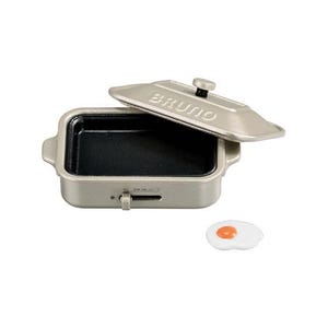 1/6 Dollhouse Miniature Replica BRUNO Compact Hotplate / Grill Sand Maker / Steam & Bake Toaster: Beige / BlueGray / Greige *Colour may vary Hotplate-Gold(w/Egg)