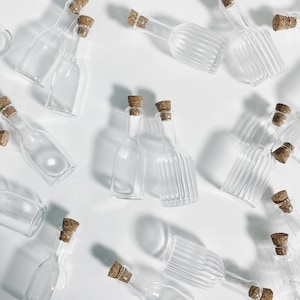 2 sizes - 1/6 Dollhouse / Real Cooking Miniature Glass Bottle (Height 5 cm) with Wooden Cork Stopper // Inbox us for bulk orders