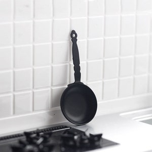 1/6 Dollhouse Miniature Metal Frying Pan in Black // Inbox us for bulk orders #sm
