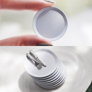 2 piezas / 10 piezas - 1/12 1/6 Casa de muñecas Miniatura Metal Blanco Plato / Bandeja Redonda (Diámetro 3 cm) // Envíenos un mensaje para pedidos al por mayor # sm2