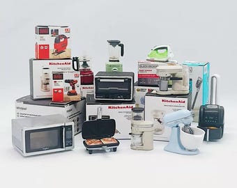 1/12 Puppenhaus Miniatur Haushaltsgerät: Heißluftfritteuse / Kaffeemaschine / Mixer / Bügeleisen / Küchenmaschine / Mikrowelle / Staubsauger