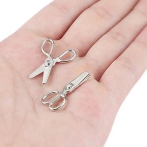 Guld / Silver - 1/6 Dockhusminiatyr Metallsax med gångjärn i silver (längd 3 cm) // Skicka in oss för bulkbeställningar #2