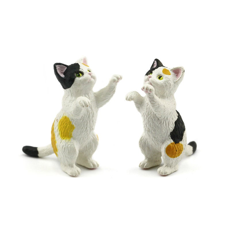 1:12 Scale Dolls House Brown & White Ceramic Kitten Accessory Cat Ornament ZL 