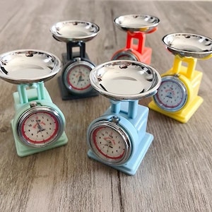5 colours - 1/6 Dollhouse Miniature Kitchen Scale Clock: Blue / Gray / Mint / Orange / Yellow (Height 4.5 cm)