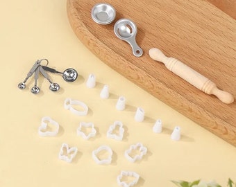 1/6 Dollhouse Miniature Bakeware Sets: Cookie molds / Measuring spoons / Piping nozzles / Rolling Pin / Tart molds / Egg yolk separator #mnw