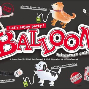 Pode incluir: Um conjunto de quatro personagens de bal&otilde;es em miniatura, incluindo um bal&atilde;o em forma de cora&ccedil;&atilde;o com gravata borboleta, um bal&atilde;o com cara sorridente e dois bal&otilde;es de cachorro. Os bal&otilde;es fazem parte de uma "Cole&ccedil;&atilde;o de Bal&otilde;es em Miniatura" e s&atilde;o embalados em uma caixa com o texto "Let's enjoy party!" na frente.