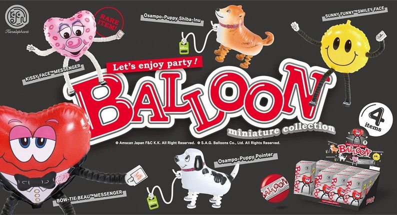 Pode incluir: Um conjunto de quatro personagens de bal&otilde;es em miniatura, incluindo um bal&atilde;o em forma de cora&ccedil;&atilde;o com gravata borboleta, um bal&atilde;o com cara sorridente e dois bal&otilde;es de cachorro. Os bal&otilde;es fazem parte de uma "Cole&ccedil;&atilde;o de Bal&otilde;es em Miniatura" e s&atilde;o embalados em uma caixa com o texto "Let's enjoy party!" na frente.