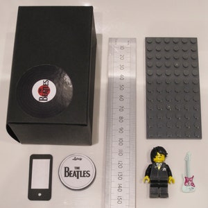 The Beatles 100% Genuine Lego Minifigures and pieces Band on stage with drum kit & guitars GIFT BOX SET image 8