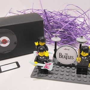 The Beatles 100% Genuine Lego Minifigures and pieces Band on stage with drum kit & guitars GIFT BOX SET image 4