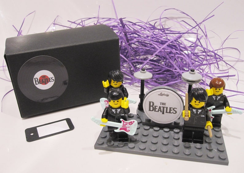 The Beatles 100% Genuine Lego Minifigures and pieces Band on stage with drum kit & guitars GIFT BOX SET image 4