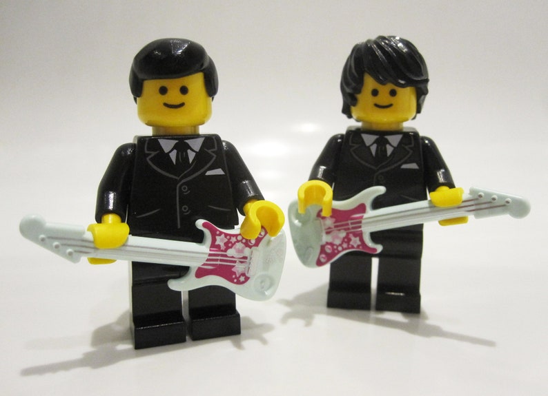 The Beatles 100% Genuine Lego Minifigures and pieces Band on stage with drum kit & guitars GIFT BOX SET image 5