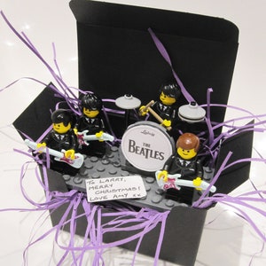 The Beatles 100% Genuine Lego Minifigures and pieces Band on stage with drum kit & guitars GIFT BOX SET image 3