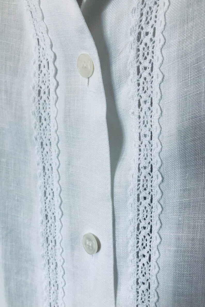 A gorgeous 1990's vintage Laura Ashley Blouse UK 10 / US 6 White Linen Embroidered Shirt image 4