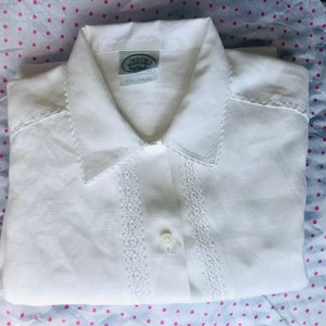 A gorgeous 1990's vintage Laura Ashley Blouse UK 10 / US 6 White Linen Embroidered Shirt image 10