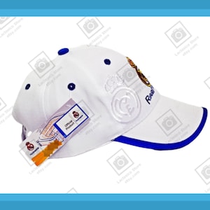 Gorra Real Madrid talla adullto ajustable negra escudo amarillo