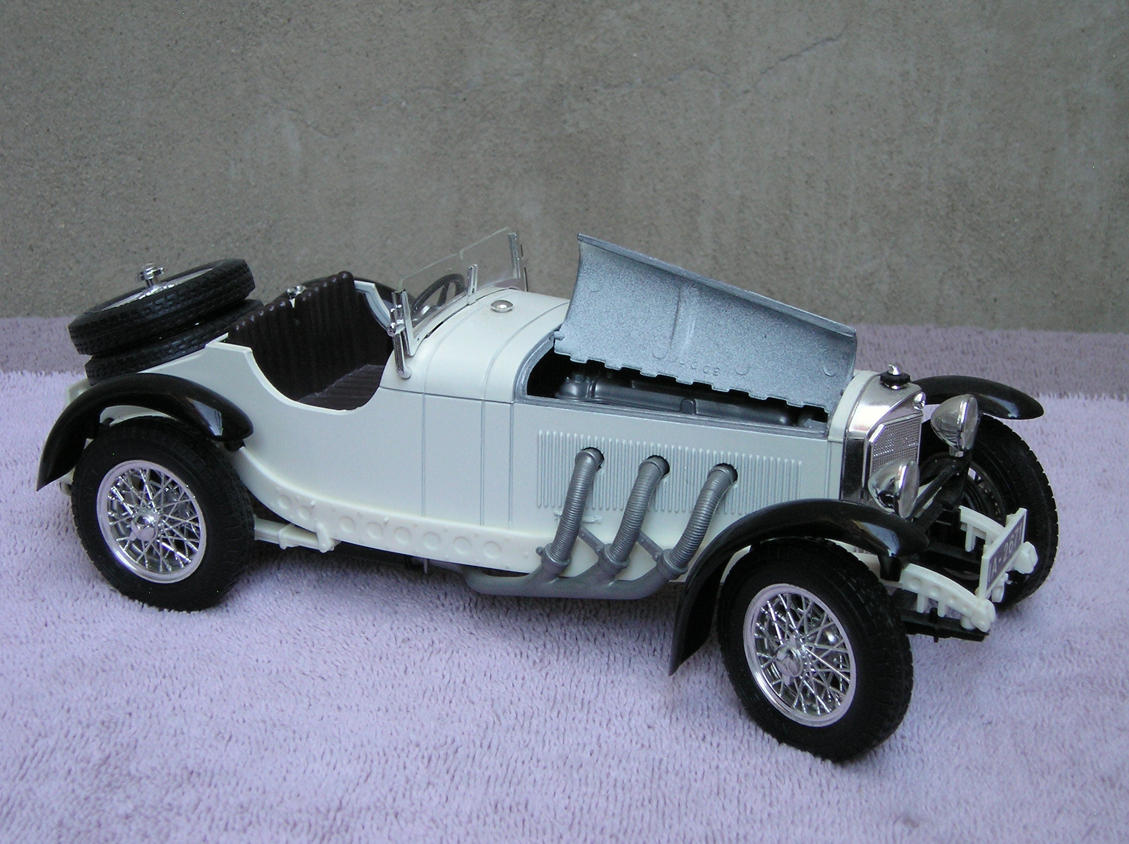 Mercedes-Benz SSKL 1931 ミニカー 1/18 Vintage Burago 1931 Mercedes Benz SSKL Die-cast Model Car #3002
