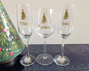 Pegatinas personalizadas para cristal con forma de árbol de Navidad: Vinilo dorado brillante con nombre.