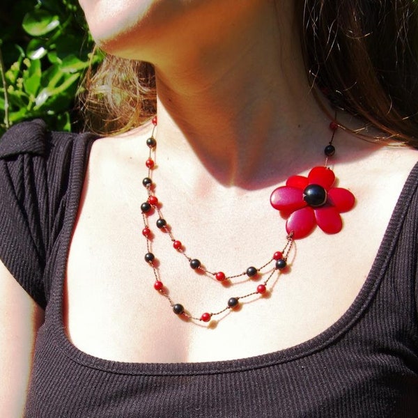 Red flower necklace in tagua (vegetable ivory), ideal Mother's Day gift / Christmas / birthday / Valentine's Day