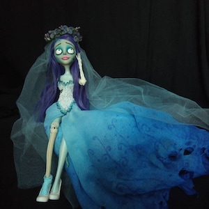 Yes I do commissions! PLEASE READ B4 purchase! OOAK Doll, Monster High, Ever After High, Disney Descendants,Cave Club,O.G. Characters,Custom
