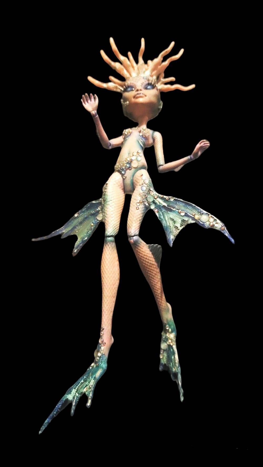 Isidella, Tiefseekoralle Meerjungfrau Hybrid OOAK Custom Art Doll Monster High