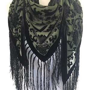 Women's Vintage Floral Velvet Triangle Scarf with Fringe Green