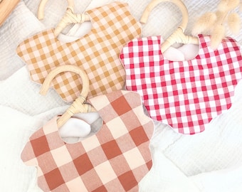 STOCK | Flower bib for 34 cm doll | Gingham fabric | Gingham flower bib for 13 inch dolls | Minikane, Mini Colettos, Paola Reina dolls