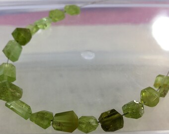 1 strand peridot beaded necklace @A7