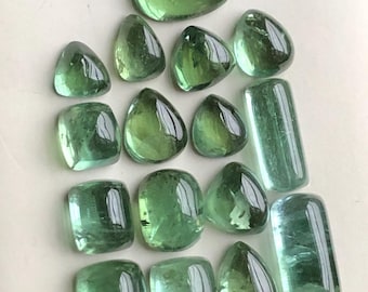 Bläulich grüne Turmalin Cabochons Lot flache Rückseite 31,90 Karat