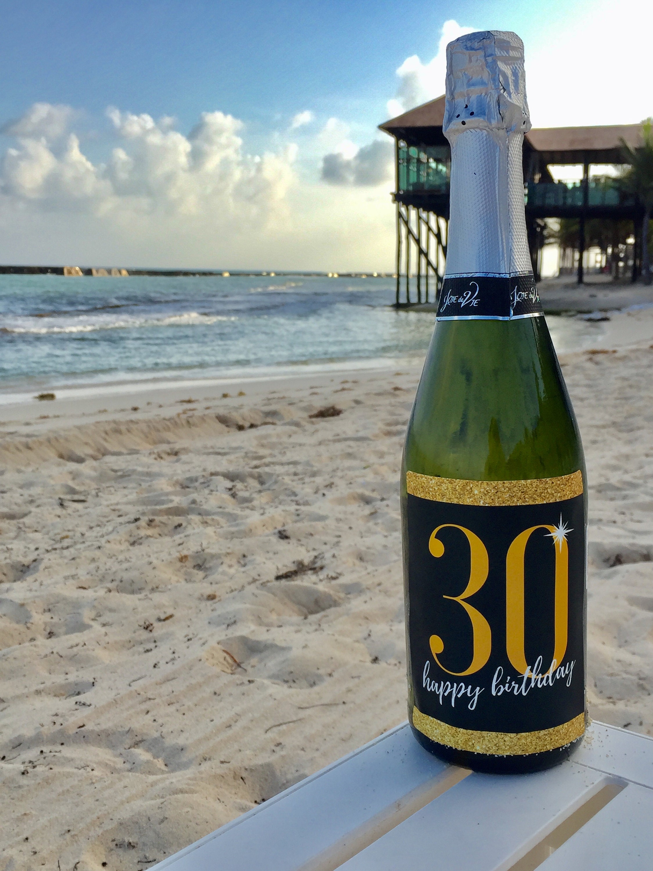 Etichetta del vino per il 30° compleanno: invecchiato alla perfezione ( - Italia