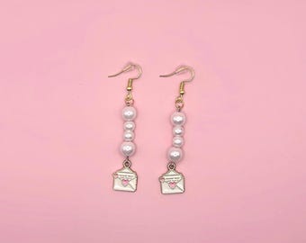 Pendientes de perla con letras de amor / Pendientes de San Valentín / Joyas románticas y bonitas / Pendientes colgantes con forma de sobre de corazón