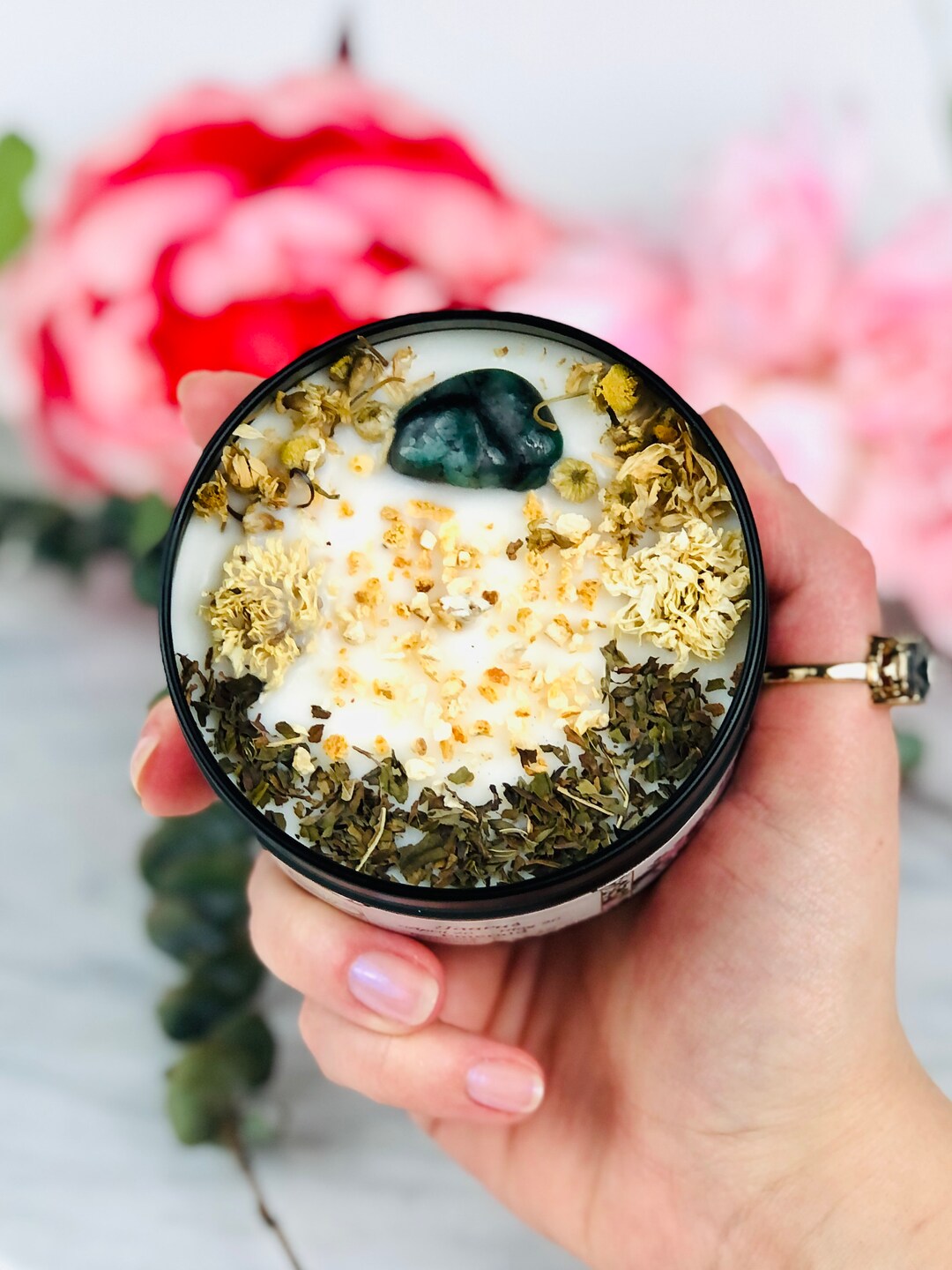 Taurus Zodiac Candle / Birthday Crystal Candles Infused With Emerald / Zodiac Crystal Infused