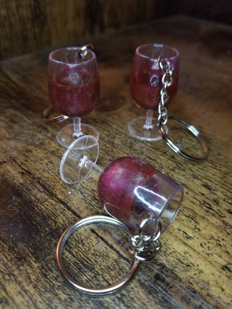Wine Glass Keychain/ wine/wino/ keychain/ drinks Etsy