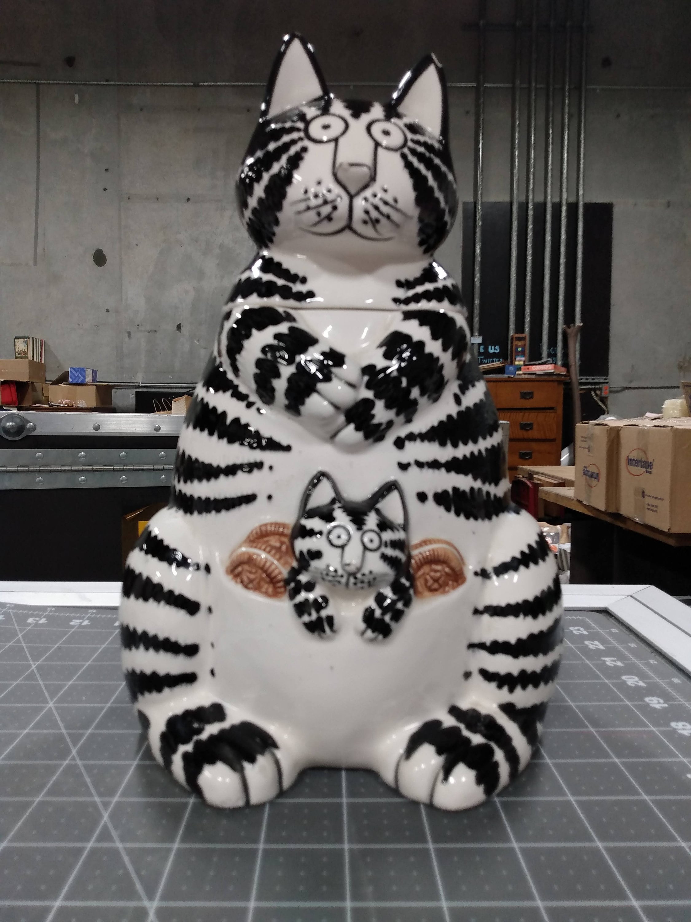 B Kliban Cat Cookie Jar Large Mom Cat W Kitten by Taste Setter