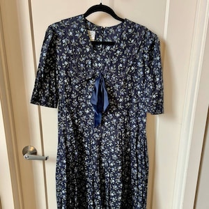 Laura Ashley Vintage 1980s Cottagecore Navy Blue Floral Prairie Dress Size 12