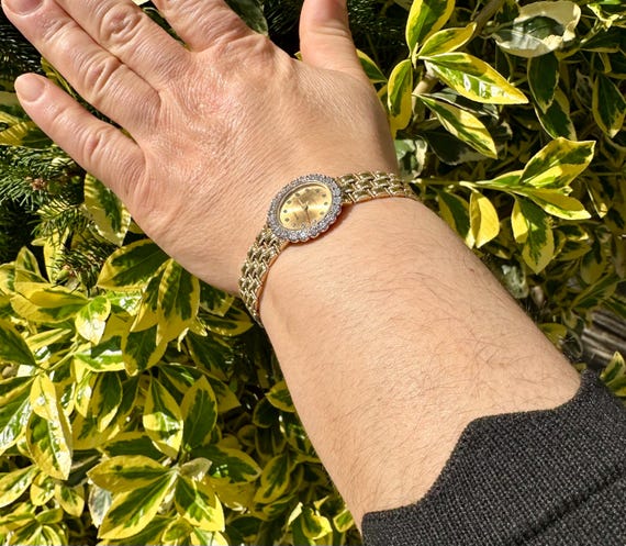 Stunning Solid 14k Yellow Gold and Natural Diamon… - image 9