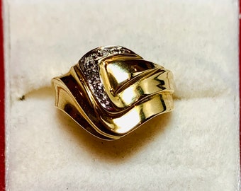 Beautiful Vintage 14k Yellow Gold Natural Diamond Ring band size 6 1/4