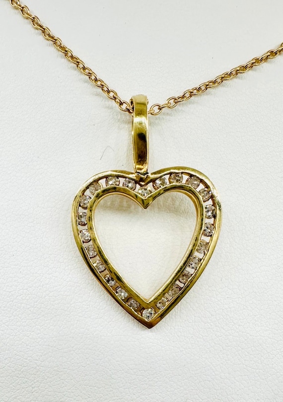 Beautiful  Vintage 14k Yellow  Gold Diamond Heart… - image 1