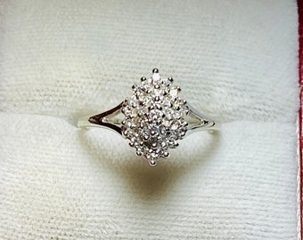 Stunning Vintage 14k white Gold Natural Diamond Ring