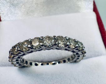 Gorgeous 14k White Gold Diamond  Wedding Band