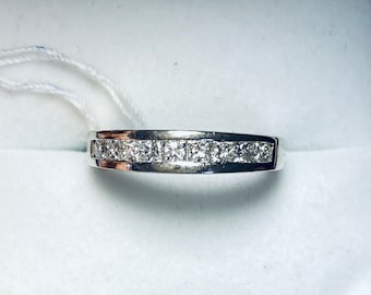 Beautiful 14k White Gold Diamond Wedding Band