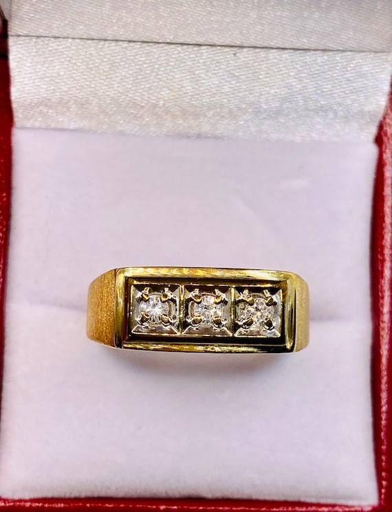 Beautiful  Vintage 14k Yellow Gold Natural Diamond