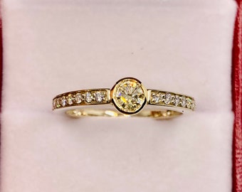 Beautiful  Vintage 14k Yellow Gold Natural Diamonds Mens or ladies  Wedding Band Ring