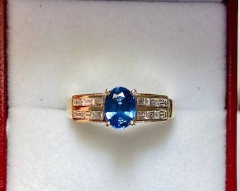 Stunning Vintage 14k Yellow Gold Natural Sapphire Diamond Ring