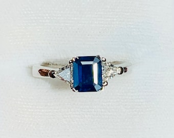 Gorgeous Vintage platinum Sapphire Diamond Ring