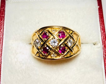 Stunning Vintage 14k Yellow Gold Natural Ruby Diamond Ring