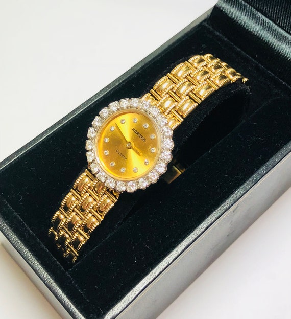 Stunning Solid 14k Yellow Gold and Natural Diamon… - image 2