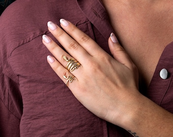 Snake Ring 14k Gold – Handmade Serpent Band for Women, Solid Gold Statement Ring, Dainty Animal Ring, Unique Gift for Her