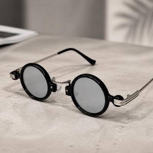 Retro Round Sunglasses John Lennon Style Small Vintage Circle Frames Classic 60s Hippie Glasses Unisex Metal Shades for Festivals and Travel